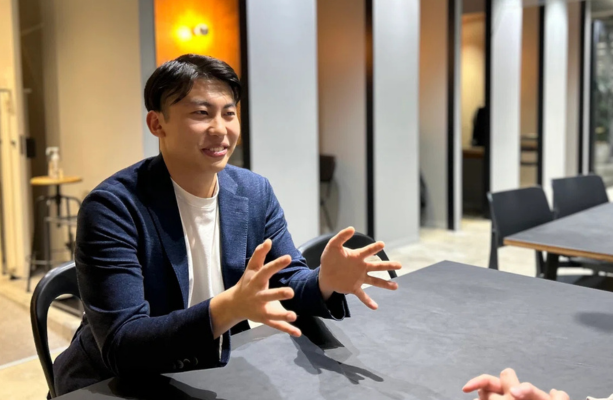 社長室　日野真幸（2025年10月入社・23卒）