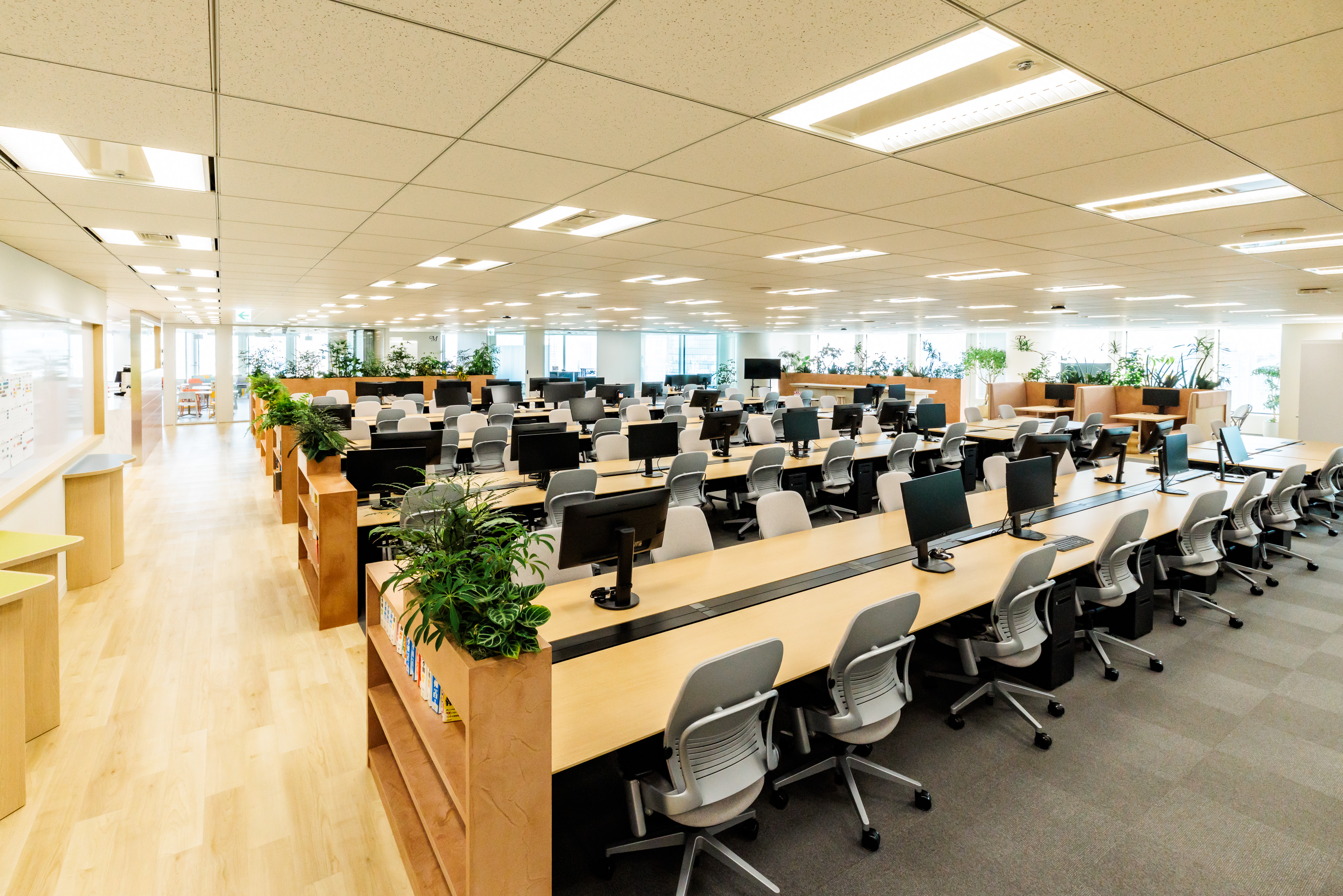 ハウテレビジョンのオフィス風景