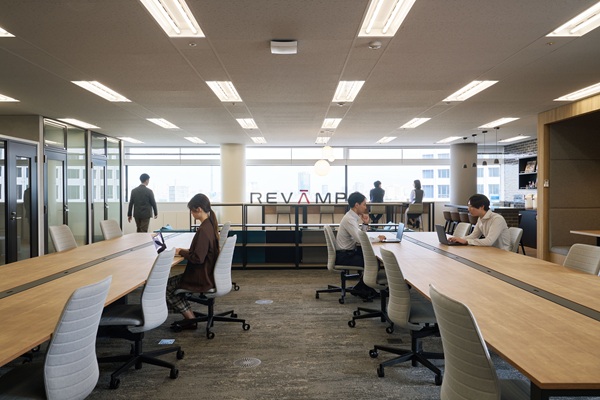 リヴァンプのオフィス風景