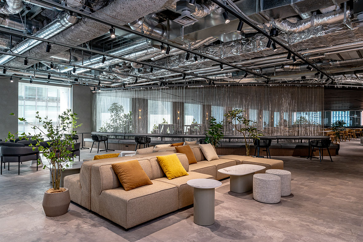 KPMGジャパンのオフィス風景