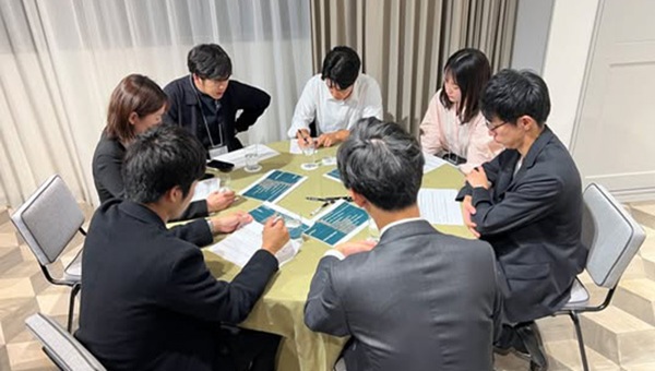 FIELDMANAGEMENTSTRATEGYのオフィス風景